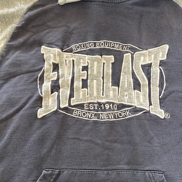 Everlasting sleeve less sweatshirt with hood and front pockets - Picture 2 of 2